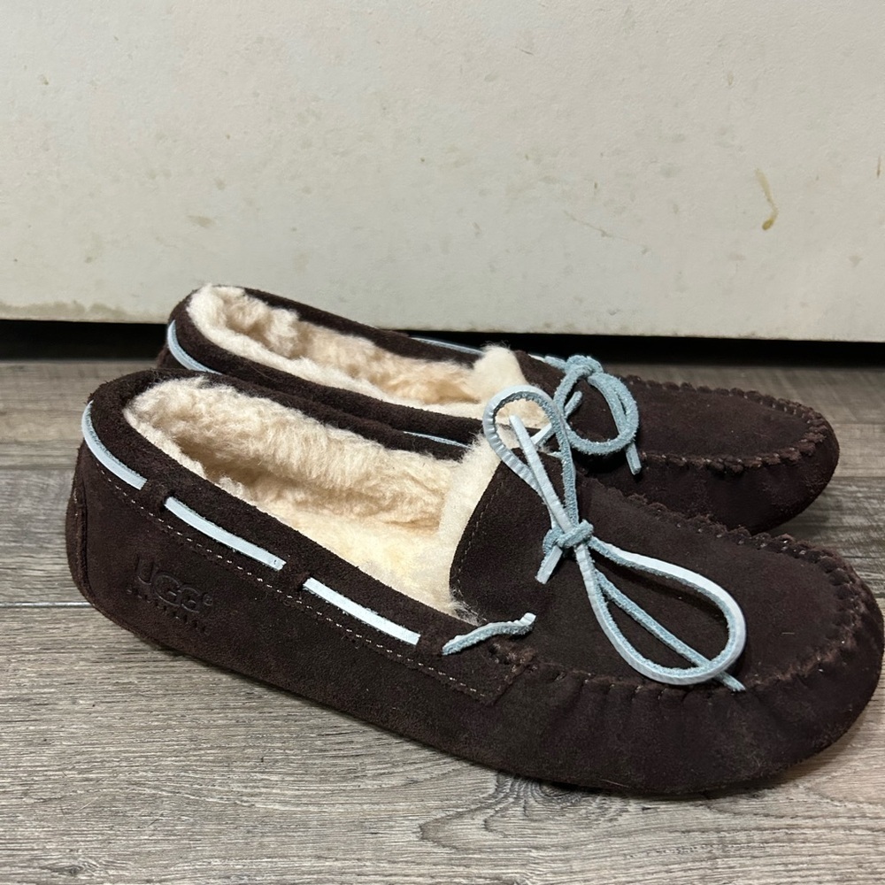 UGG Dakota Dark Brown‎ & blue laces Suede Moccasin Slippers - Picture 4 of 9